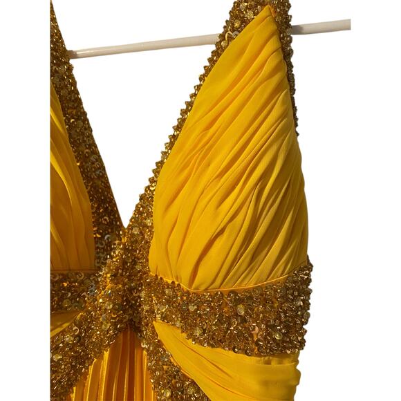 Niki by Niki Livas Formal Gown Maxi Dress US 4 Gold Yellow Halter Pleated Prom - Picture 10 of 15